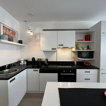 Le Victoria I - Point - 50m2 * Νανσύ