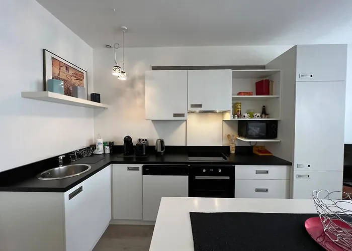 Le Victoria I - Point - 50m2 * Νανσύ